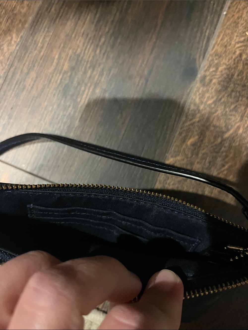 Coach pebbled leather wristlet - Picture 3 of 3